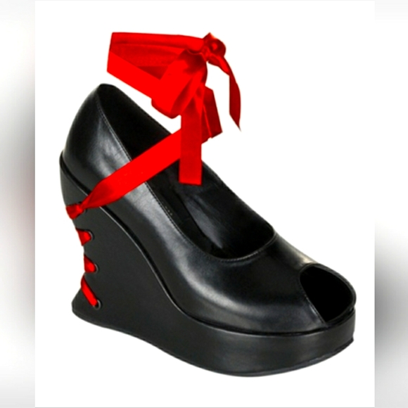 Peep toe, wedge heel, Lace up, Corset style feature. Ankle tie. - Picture 4 of 4